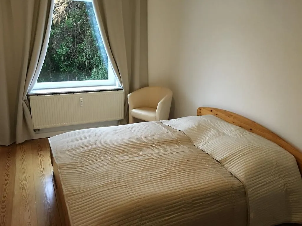 All You Need - Room Hamburg